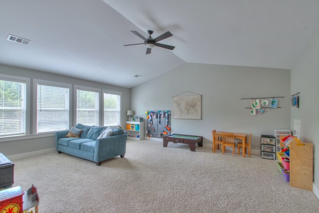 Building Photo - 1113 Camden Cir