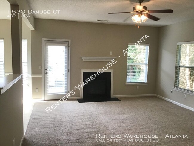 Building Photo - Move-In Ready! Spacious 4 Bedroom in Colle...