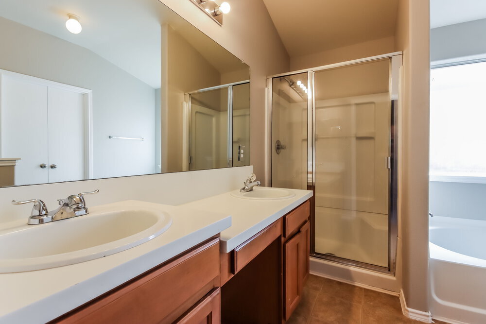 Building Photo - 214 Kestrel Ln