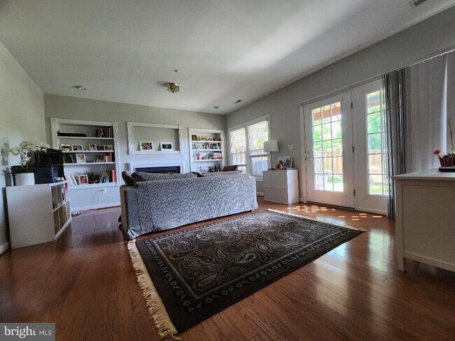 Building Photo - 13561 Flowerfield Dr