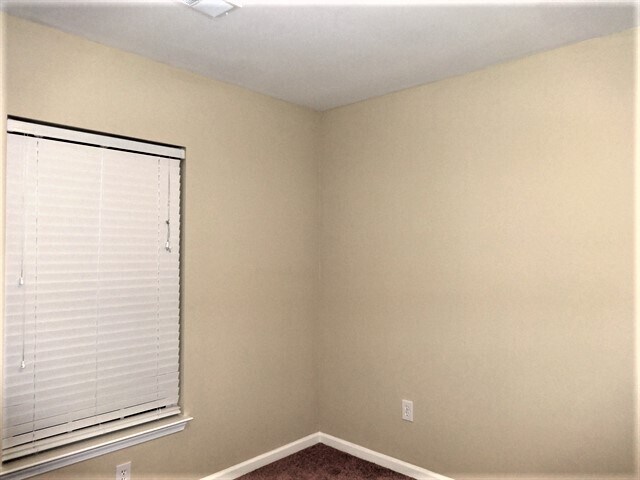 Building Photo - 8740 Red Oak Dr