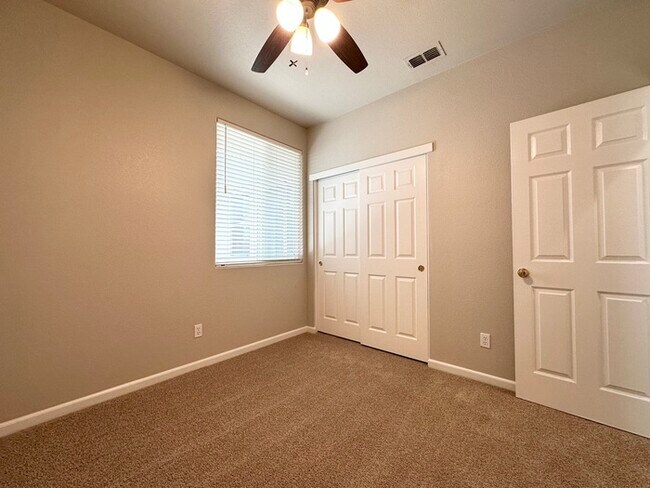Building Photo - Rosevilles desirable Highland Reserve neighborhood