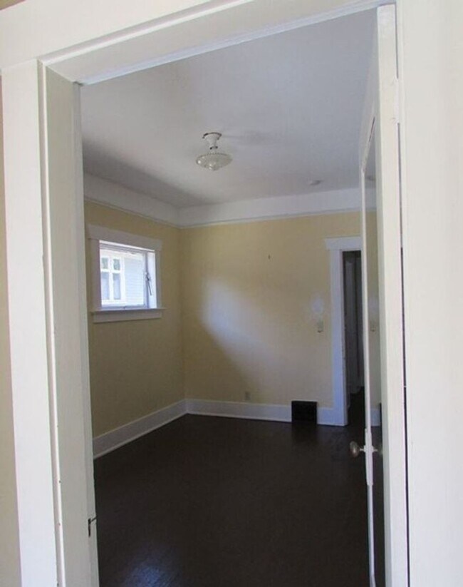 Building Photo - Beautiful 4-Bedroom Home in the Heart of Wallingford