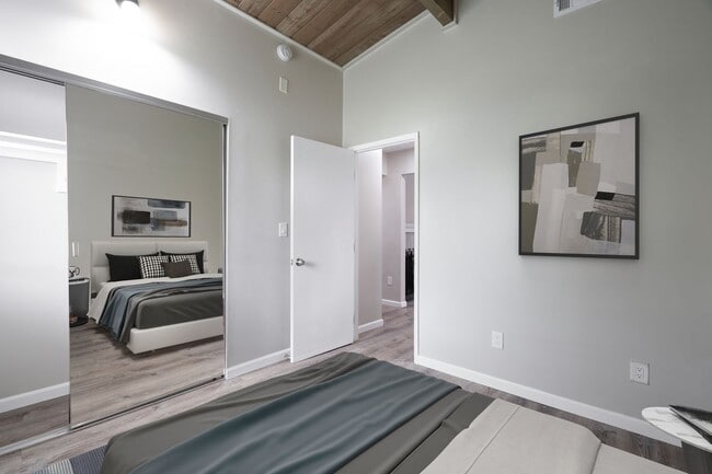 Building Photo - 5014 Chaparral Way