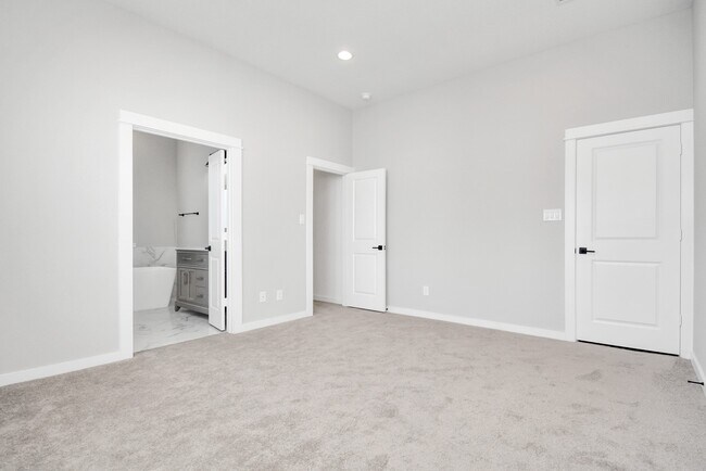 Building Photo - 8419 Berry Brush Ln