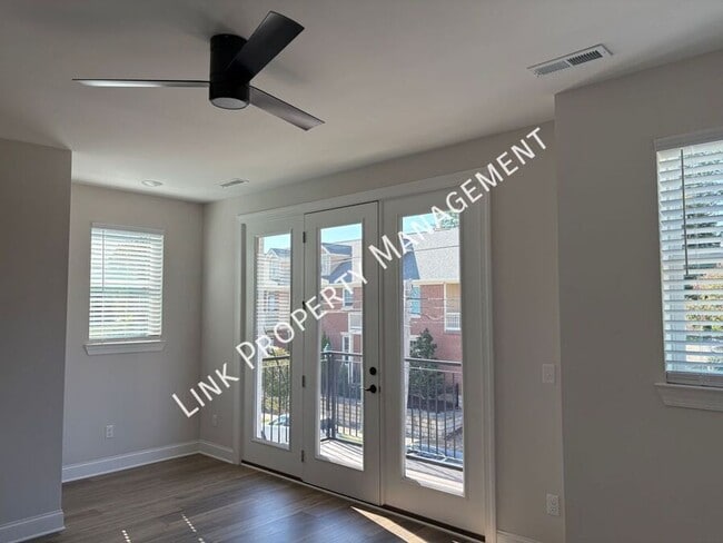 Building Photo - Brand New Townhome 3/3 Downtown near UTC a...