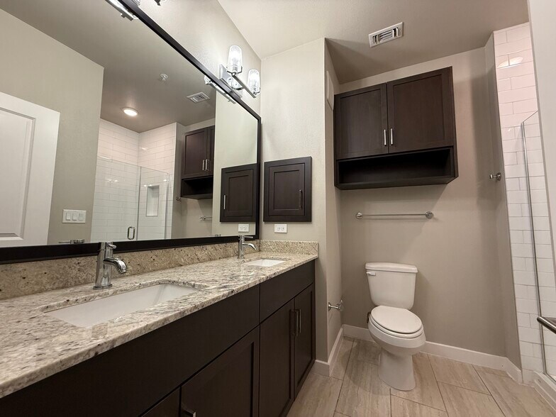 Building Photo - 3144 Gorge Way