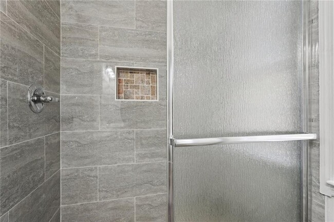 Building Photo - 240 Plantation Glen Ct