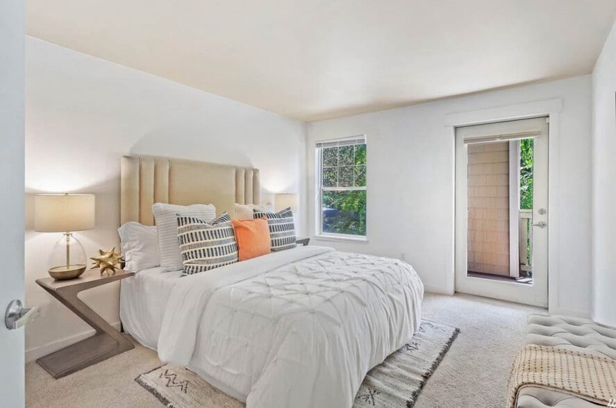 Building Photo - 7711 NE 175th St