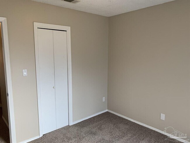 Building Photo - 7226 Dogwood Terrace Dr