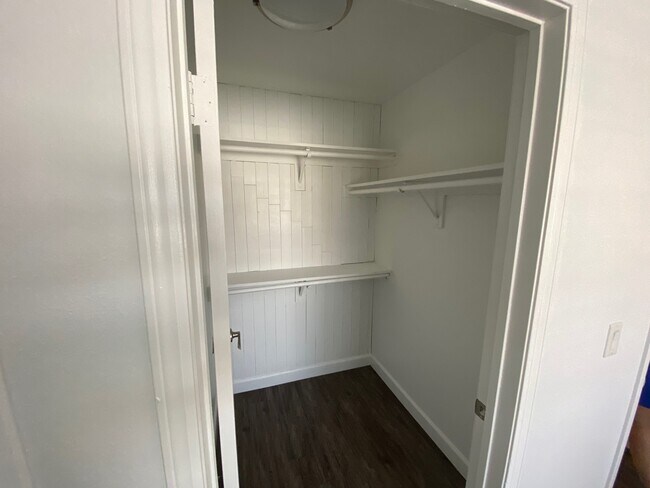 Building Photo - 12036 Culver Boulevard, Unit 4