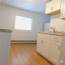 Building Photo - 405 Cypress St