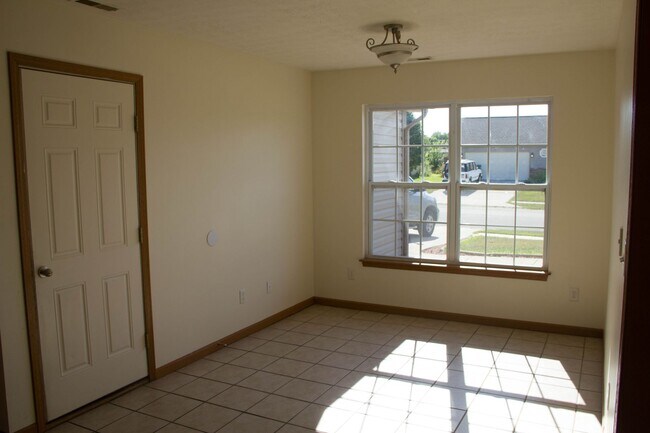 Building Photo - 3955 Druze Ave