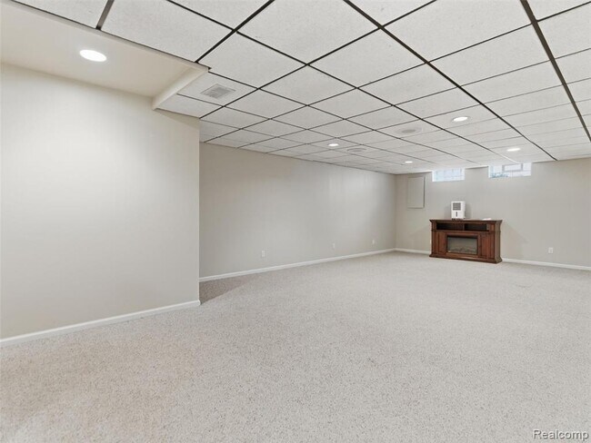 Building Photo - 4495 Maybee Rd