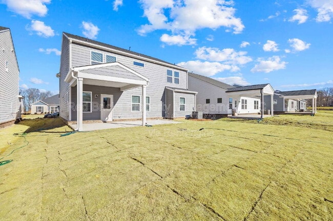 Building Photo - 2133 Riverbend Ave