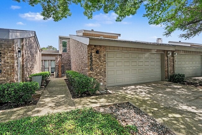 Building Photo - 12368 Montego Plaza