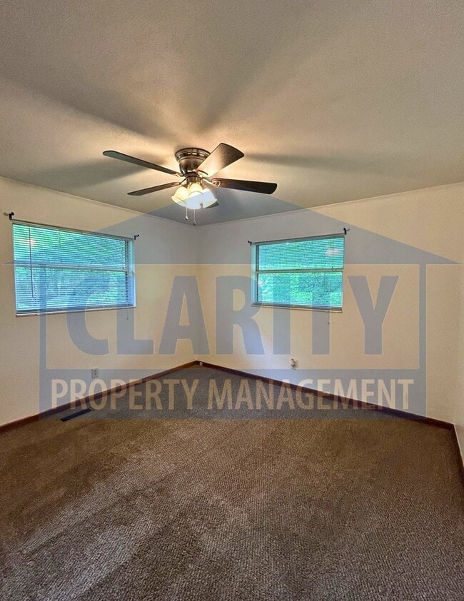 Building Photo - Charming Ranch-Style Home in the Heart of ...