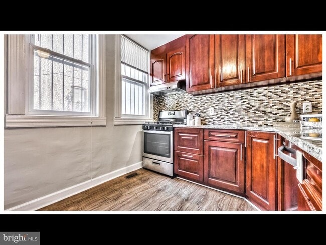 Building Photo - 1209 S Ellwood Ave