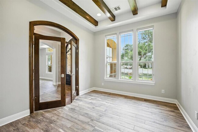 Building Photo - 7617 Lazy River Cove