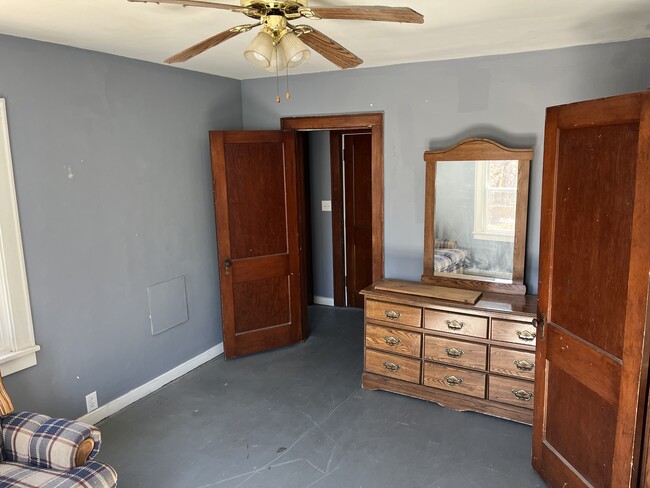 Building Photo - 509 S 18th St