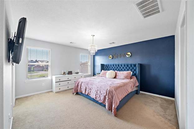 Building Photo - 15827 Copper Oak Ln