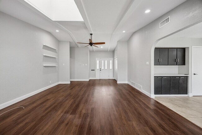 Building Photo - 1807 Highmeadow Cove