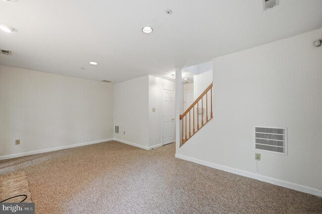 Building Photo - 6030 Kelsey Ct