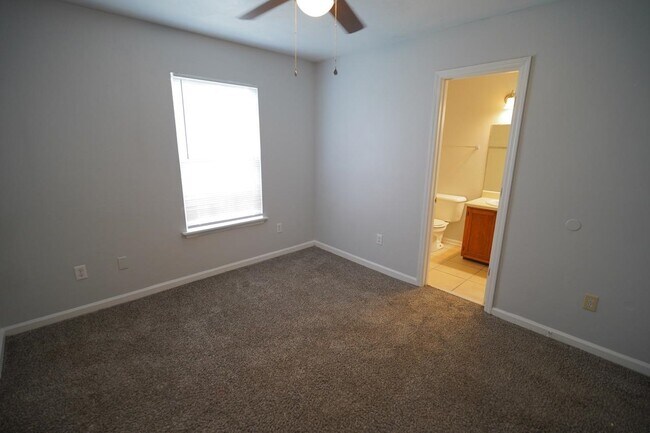 Building Photo - 2446 Talco Hills Dr