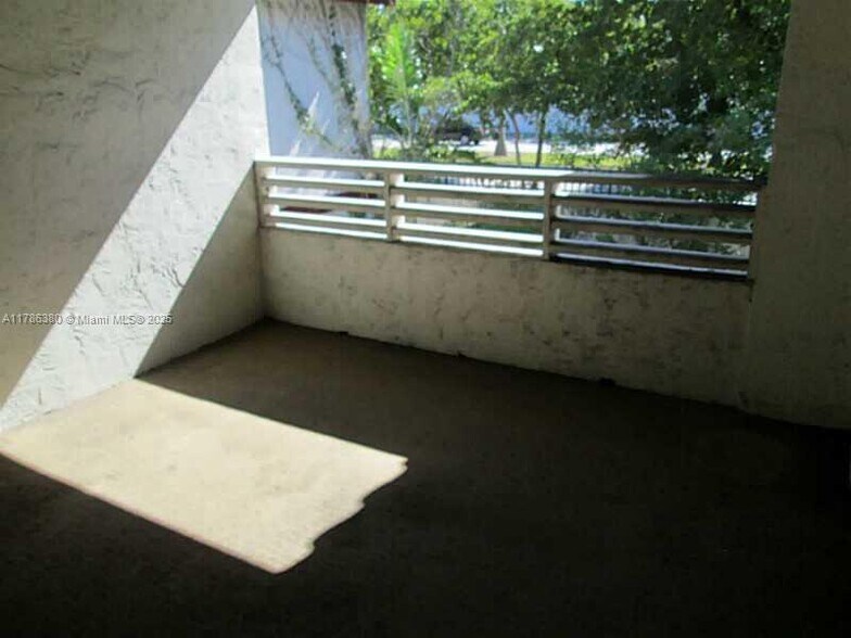 Building Photo - 323 Ives Dairy Rd