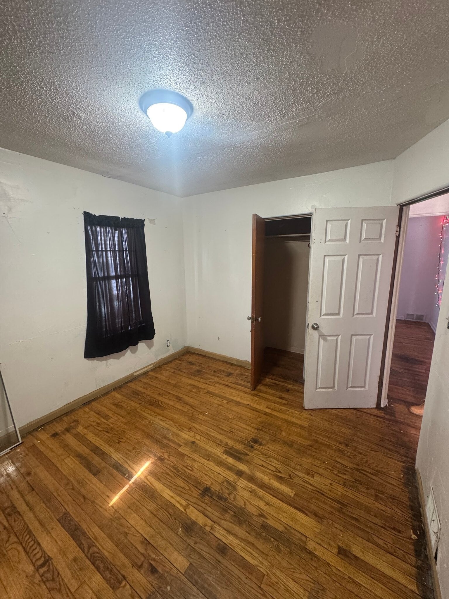 Building Photo - 711 W Dewey St