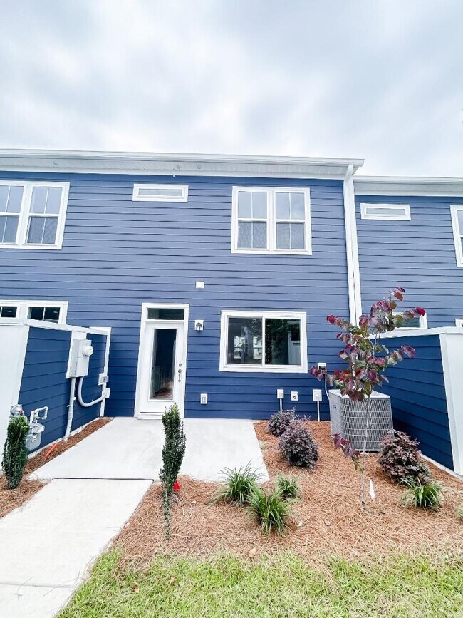 Building Photo - 607 Southview Ln