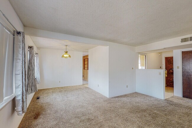 Building Photo - 7309 Coulson Dr NE