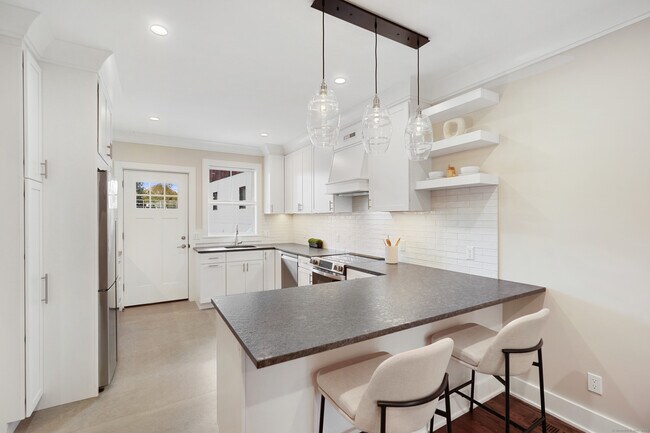 Building Photo - 31 East Ave