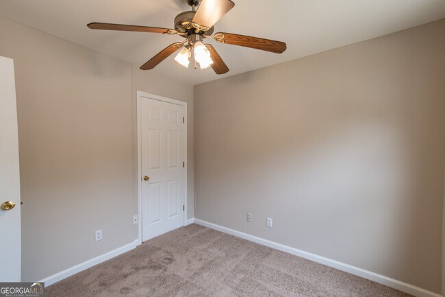 Building Photo - 705 Oxford Crest Ct NW