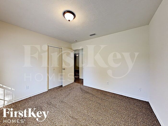 Building Photo - 114 Bailey Dr