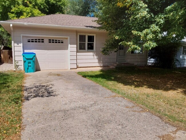 Building Photo - 1130 W Myrtle St