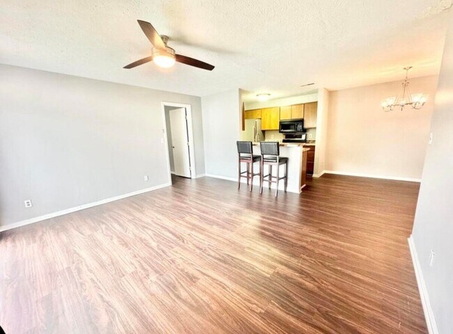 Building Photo - 14 Woodland Hills Dr