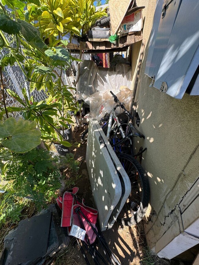 Building Photo - La Habra Duplex