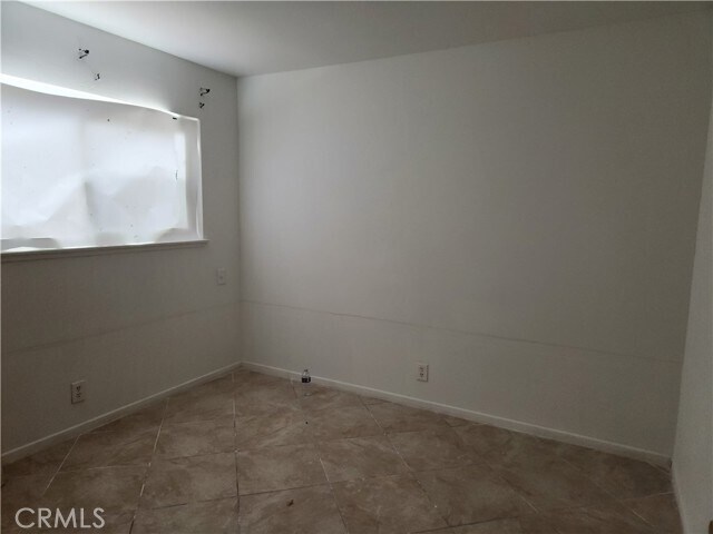 Building Photo - 36028 Dividing Line St