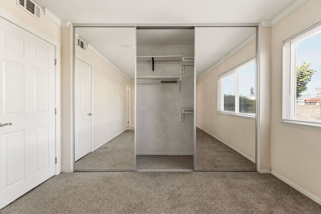 Building Photo - 16040 Leffingwell Rd