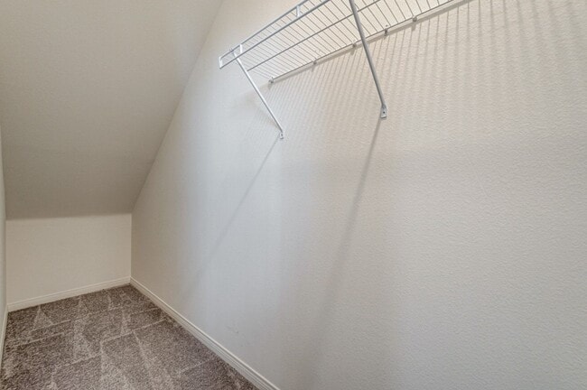 Building Photo - AMAZING 2 Story, 5 Bedroom Home in Gated community!