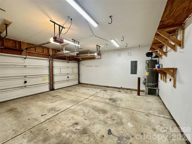 Building Photo - 5307 Bentgrass Run Dr