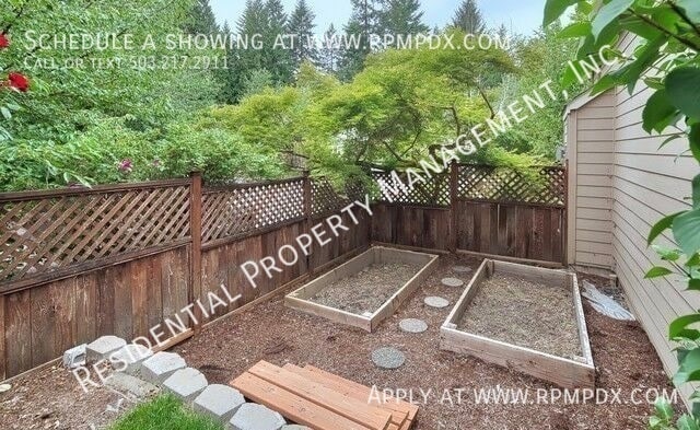 Building Photo - 23992 SW Red Fern Dr