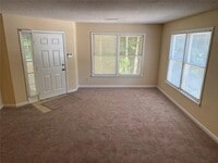 Building Photo - 1600 Oakpoint Dr SW