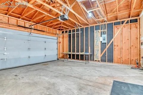 Building Photo - 6250 Northwind Dr