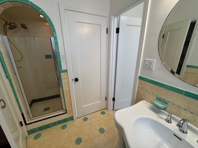 Building Photo - Bright & Spacious 4BD/3BA Home in Merced M...
