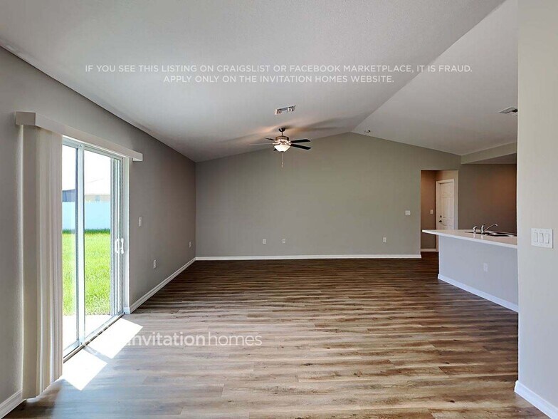 Building Photo - 703 NE Juanita Pl