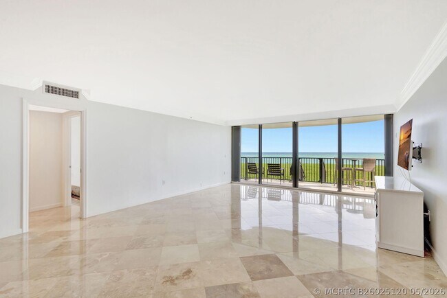 Building Photo - 400 S Beach Rd