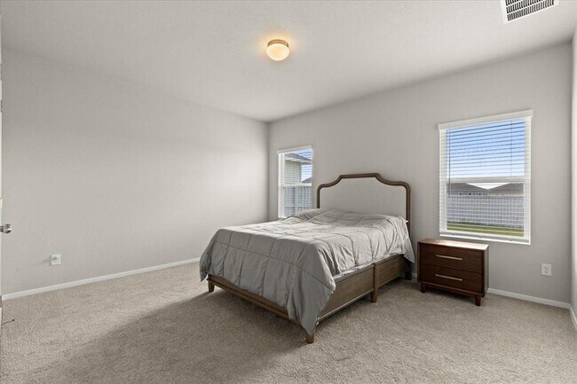 Building Photo - 1296 Teychas Dr