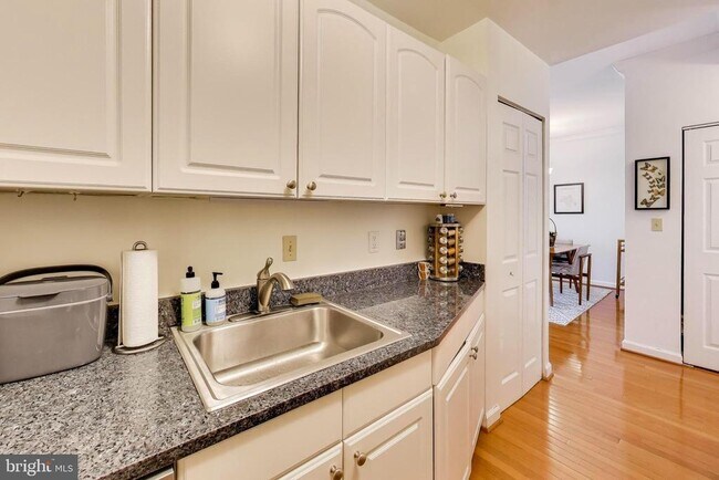 Building Photo - 1830 17th St NW